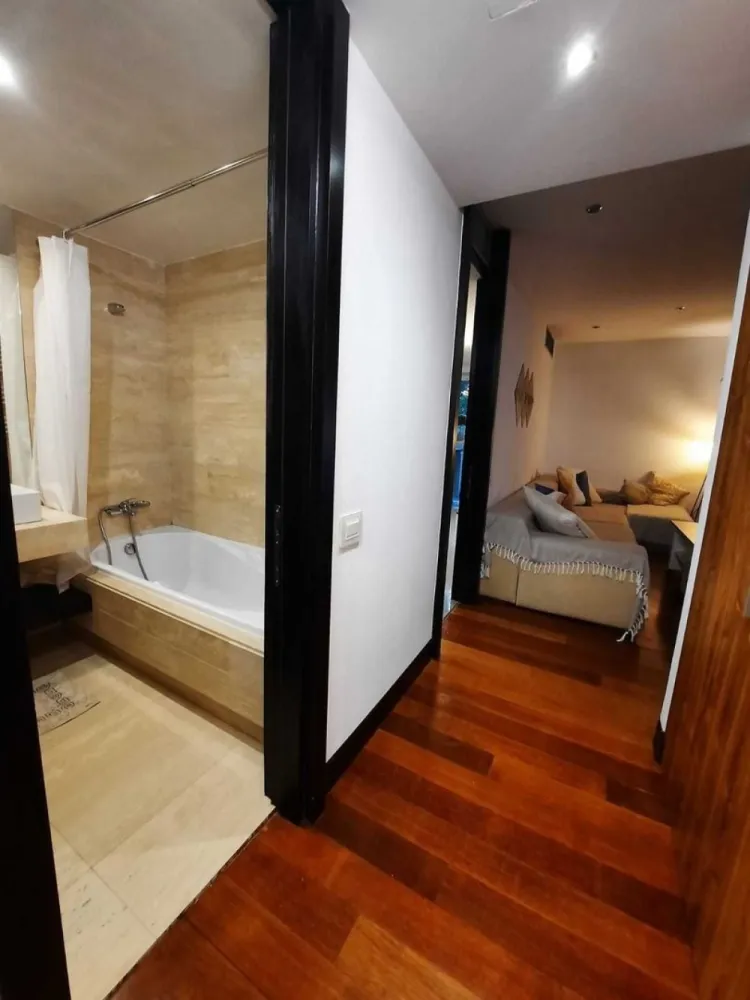 Apartament 2 camere Alia Apartments - Apartamentul de 2 camere are 60 mp utili si se afla la 400 sute de metri de Arcul de Triumf si Parcul Herastrau. Beneficiaza de finisaje de lux, sistem de climatizare HVAC ce permite reglarea temperaturii separat in fiecare camera, precum si un loc de parcare la subteran, inclus in pretul total. Facilitatile complexului includ: - Piscina, sauna, jacuzzi ((toate exclusiv doar pentru cele 124 de apartamente ale condominiumului); - Sala de fitness ; - Receptie si paza 24/24 de ore; - Parc si sparii verzi + lobby de 300 de mp. In apropiere putem gasi numeroase moduri de petrecere a timpului liber: parcuri, muzee, cluburi, restaurante si alte zone de divertisment. Eng: This 60-square-meter two-room apartment is 400 meters from the Arch of Triumph and Herastrau Park. It benefits from luxury finishes, an HVAC system that allows the temperature to be set up separately in each room, and an underground parking space, which is included in the price. The facilities of the complex include: - Swimming pool, sauna, jacuzzi ((all exclusively for the 124 apartments of the condominium); - Gym ; - Reception and security 24/24 hours; - Park and green spaces + lobby of 300 square meters. Nearby you can find many ways to spend your free time: parks, museums, clubs, restaurants and other entertainment areas.