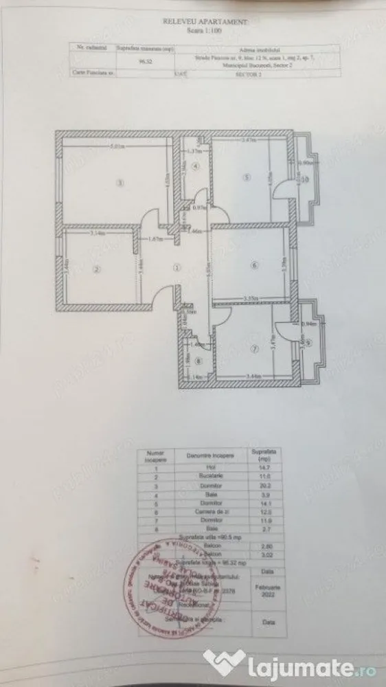 Aapartament 4 camere de vanzare in Bucuresti - Vand apartament cu 4 camere, decomandat, 2 bai, 2 balcoane, etaj 2 din 8, are parchet, faianta, gresie si ferestre termopan, dubla vedere. Blocul este recent izolat, reabilitat interior-exterior, constructie finalizata in anii 90. Imobilul se afla in zona Doamna Ghica, Str. Pancota nr.9, zona verde si linistita. mijloace de transport, magazine, spatii de joaca pentru copii, parc, piata, 12 minute pana la Obor piata Mall, Suprafata utila 97 m patrati. Pret 138 500 euro. Proprietar direct. Tel.