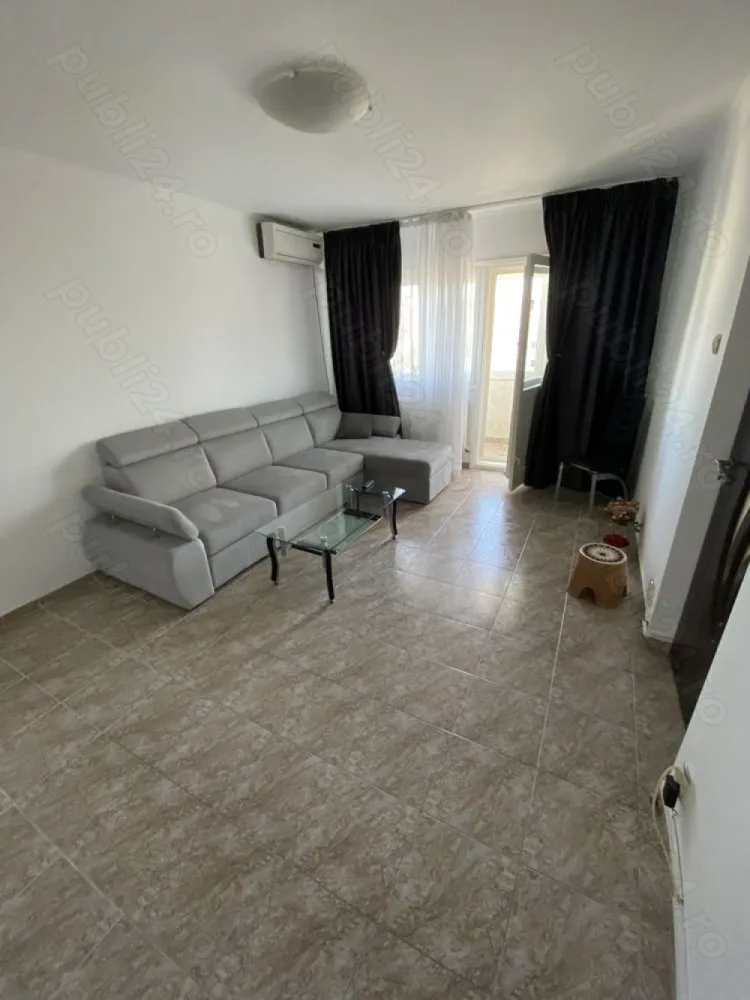 Apartament 4 camere Basarabia - Propietar ! Apartament de 4 camere in Basarabia, reper Mega Mall, confort 1 decomandat, avand suprafata de 88.51mp, cu 2 bai si 2 balcoane. Locuinta este situata la etajul 9 intr-un imobil tip bloc de 10 etaje, construit in anul 1982. Blocul este reabilitat . Apartamentul are vedere in spate si lateral .Finisaje : gresie, faianta, termopane. Incalzire termoficare cu posibitate montare centrala .Recomand aceasta proprietate persoanelor active pentru care o locuinta in apropiere de mijloacele de transport in comun, statie de metrou, centre comerciale, supermarketuri, piete agroalimentare si parcuri. 1 loc de parcare in spatele blocului Apartamentul necesita renovare Toate actele in regula !