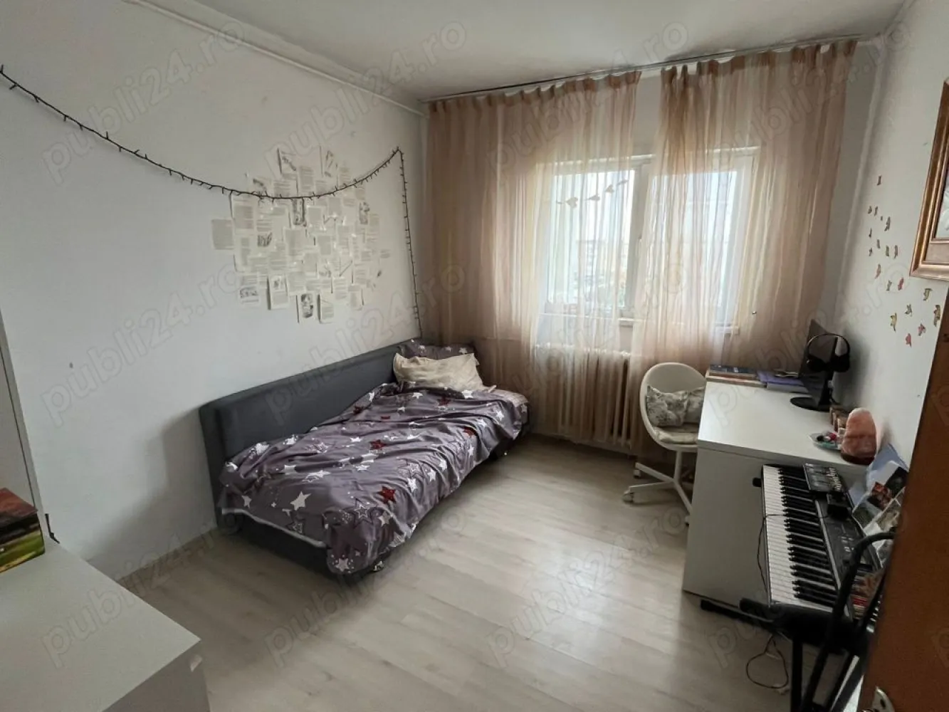 Vânzare 4 cam Uverturii - Uverturii stradal bloc reabilitat termic,izolat termic și în interior.Modificat in 3 cam decomandat cu 2 grupuri sanitare ,spațios ,luminat ,vedere spate etaj 8