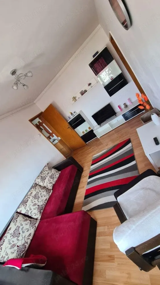 De vânzare Apartament 4 camere - De vanzare Apartament 4 camere semidecomandat, 2 grupuri sanitare , mobilat si utilat complet. Apusului Complex Apusului . 62mp , an 1974 , etaj 10 10 terasa refacuta ,Tavan izolat si pe interior . Boxa la subsol .Loc parcare ADP. 81000 Euro