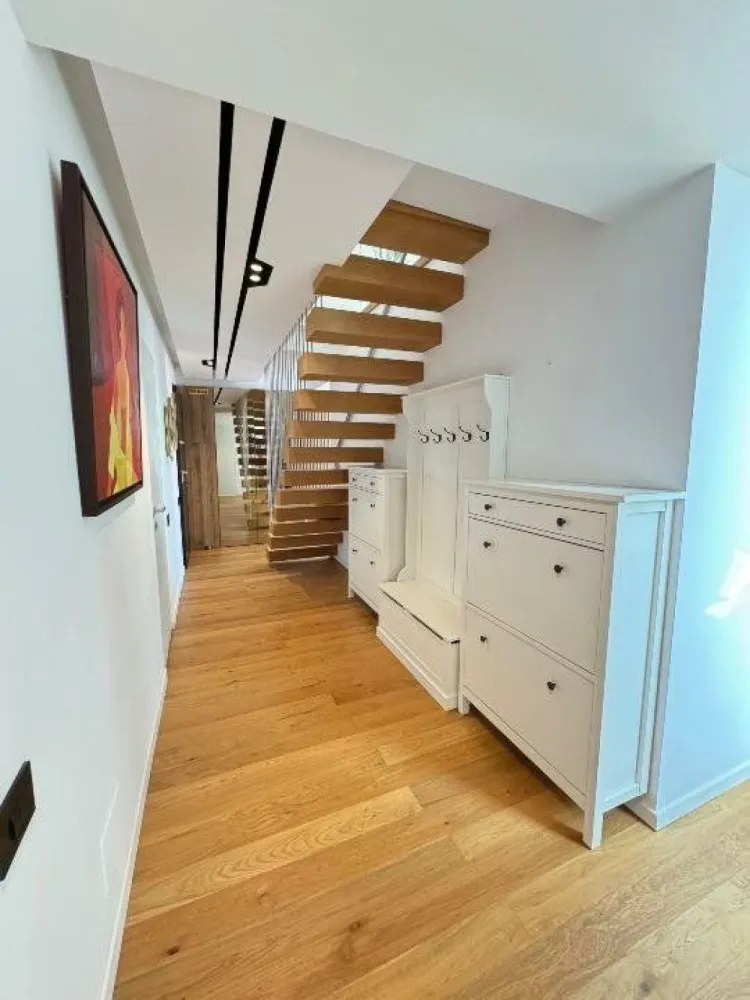 Superb duplex cu 4 camere şi terase mari