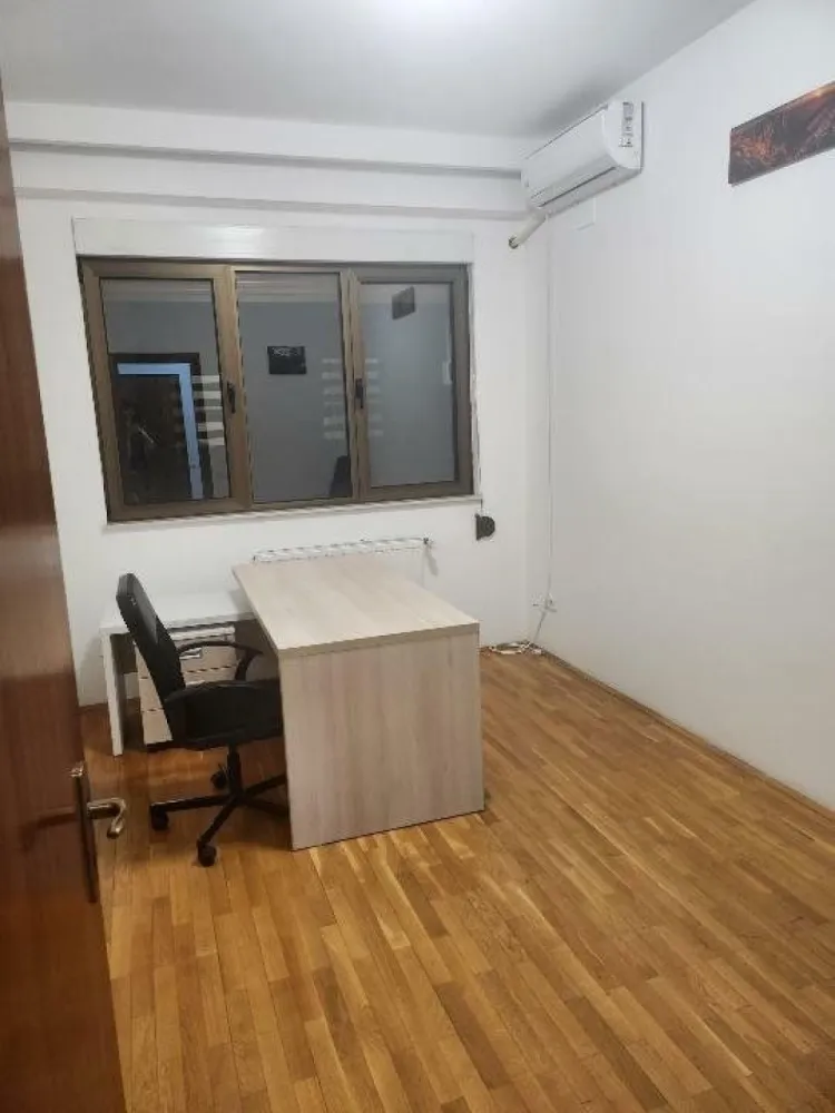 BRASADAS vinde ap 4 cam Primaverii - eleganta si confort.