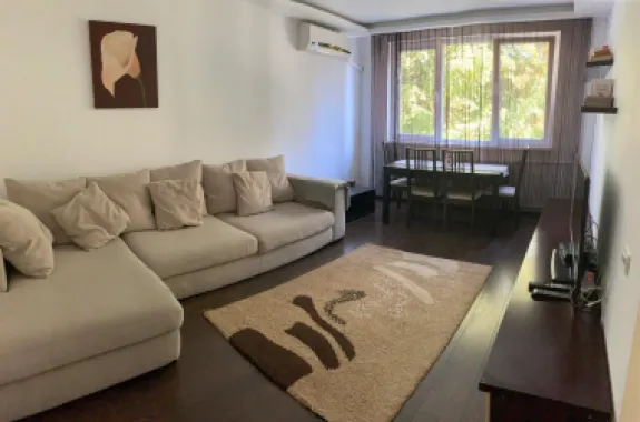 Vând apartament 4 camere