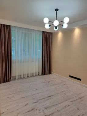 Apartament de vanzare 4 camere, colț Apusului