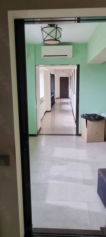 De vanzare ap cu 4 camere la Piața Victoriei, București - Se vinde prin licitație publică ap cu 4 camere , 2 băi, et. 4 7, bloc din 1989 situat in București, Piața Victoriei. Nu necesită îmbunatatiri! Prețul este de 266.000 euro +TVA, pret fix.