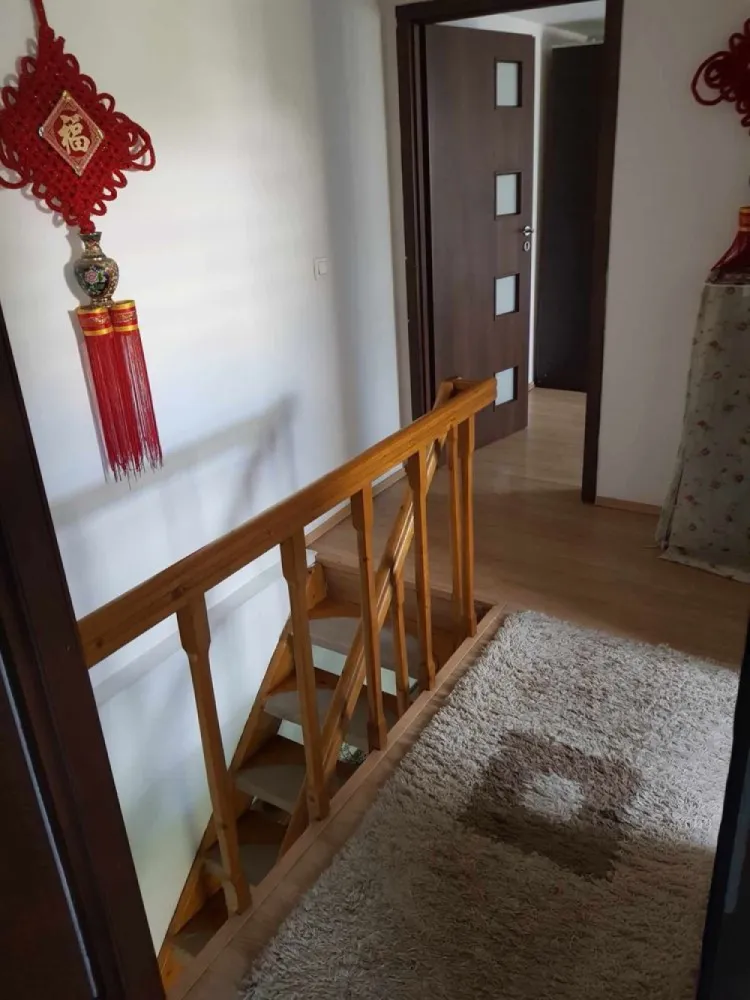 Apartament de vanzare - Apartament 4 camere duplex aer condiționat centrală termică mobilat complet, zona Berceni Uioara
