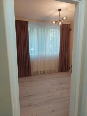 Apartament de vanzare 4 camere, colț Apusului