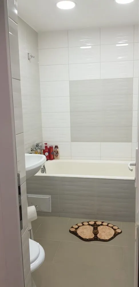 Apartament 4 camere Huedin