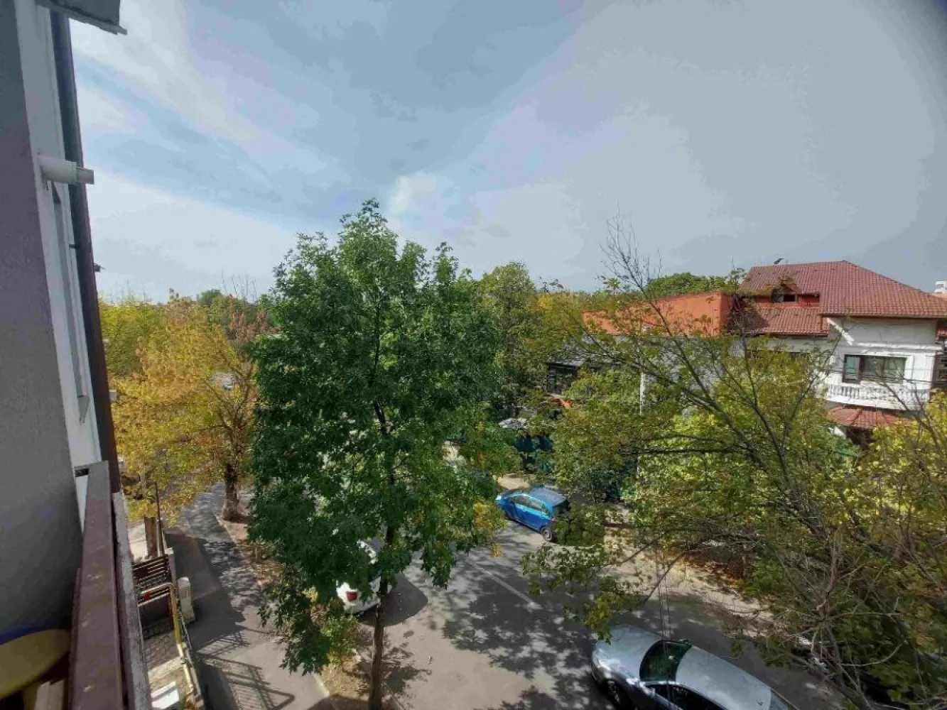 Apartament 4 camere - 3 dormitoare in Zona Urbana Bucurestii Noi
