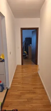 Vand apartament cu 4 camere