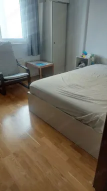 Vand apartament cu 4 camere