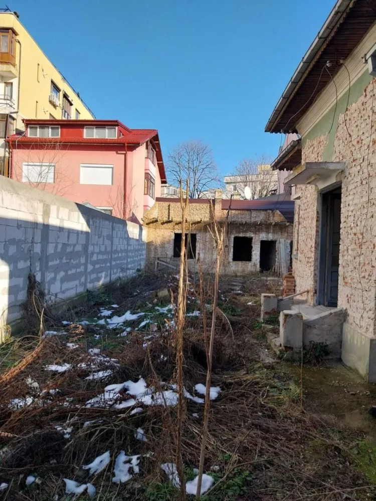 Casa de vanzare Mall Vitan cu teren 245 mp