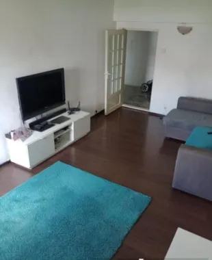 4camere decomandat ,3balcoane , stradal