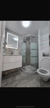Vand Casa vizavi Cora Alexandriei