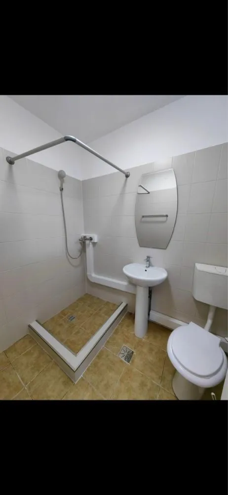 Vand Casa vizavi Cora Alexandriei