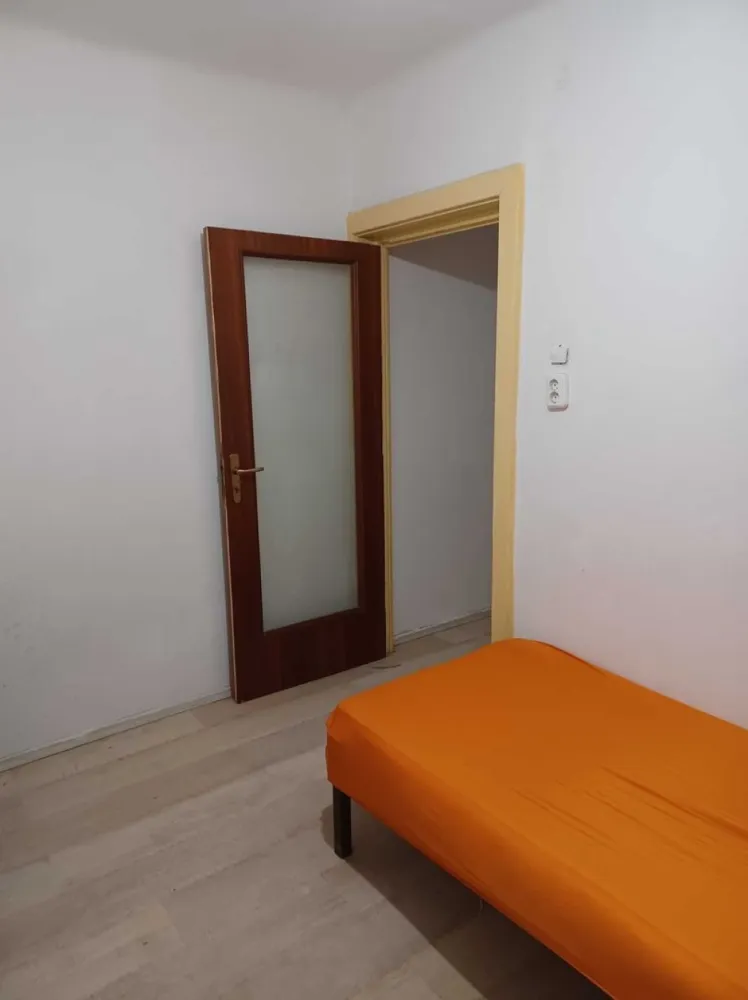 Vanzare apartament 4 camere Piata Victoriei