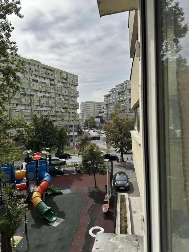PROPRIETAR VÂND Apartament Zona Mega Mall