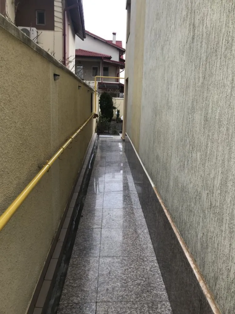 Casa Fundeni , cartierul dacic - Se vinde casa zona liniștita ! Ieșire la A3 10 min . cu amprenta de 130 pe 3 nivele ! Teren 400 mp , garaj , demisol . Complect utilată . CEA MAI BUNA OPINIE O AVEA DUPĂ O VIZIONARE !