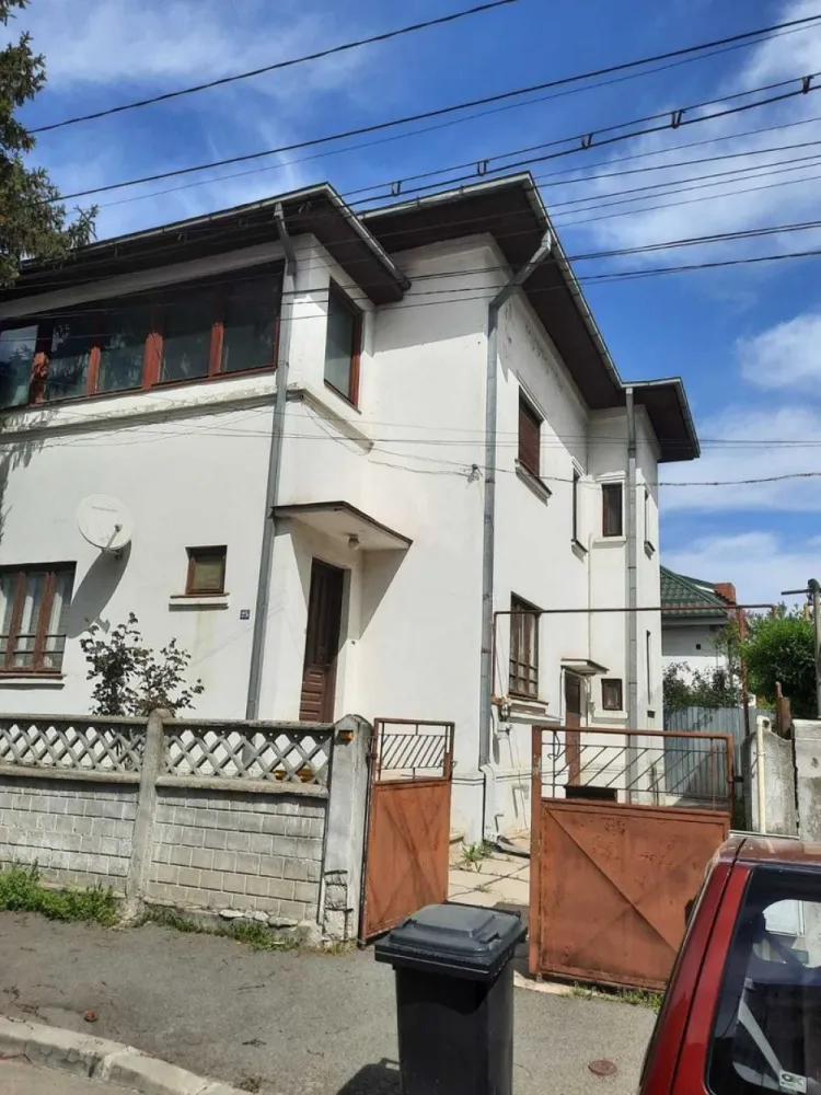 Vilă de vânzare București