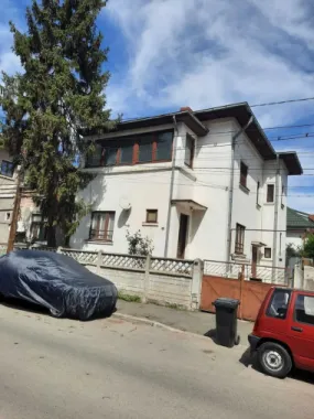 Vilă de vânzare București