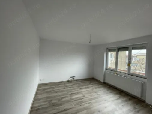 Ag BRASADAS vinde apt 2 cam Botizului 60 mp etaj4.