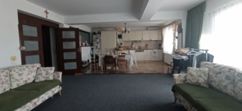 Casa unifamiliala pretabil sediu firma în cartierul Vatra Luminoasa