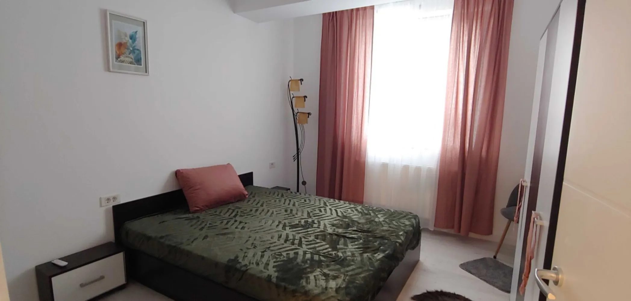Inchiriez apartament nou 3 camere + 2 băi, lângă parcul Titănel