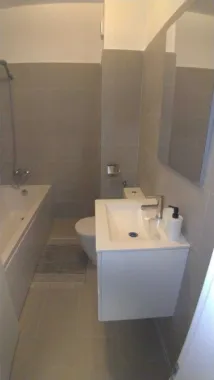 Inchiriez apartament nou 3 camere + 2 băi, lângă parcul Titănel