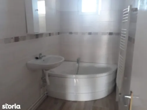 Ag EUROPA vinde ap. 2 cam renovat la etajul 4 în zona ultracentrala.