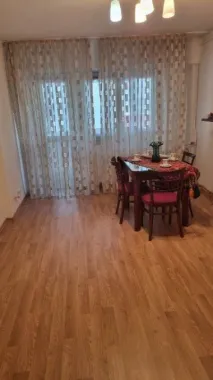 Apartament 3 camere, Clucerului