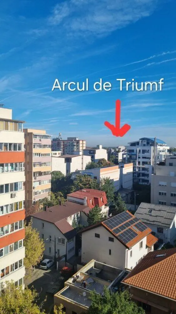 Apartament 3 camere, Clucerului - Apartament în sector 1, poziţionat excelent în apropierea parcurilor Herăstrău (15min pe jos) şi Kiseleff (10 min. pe jos), a şcolii gimnaziale Pia Bratianu, nr.17 (2 min pe jos), Mega Image (vis-a-vis de bloc). Bloc cu o singura scară, izolat termic, cu faţada şi acoperişul reablitate, deasemenea liftul a fost recondiţionat de curând, interfon. Vecinii sunt o comunitate de oameni liniştiti, civilizati. An de construcţie 1977. Apartamentul are o suprafaţă totala de 76 m2 în care intra: âœ…ď¸3 camere âœ…ď¸o baie cu aerisire naturala âœ…ď¸o bucătărie âœ…ď¸un vestibul âœ…ď¸o debara âœ…ď¸doua balcoane - dintre care unul foarte mare, de 10 m2, ambele închise cu geamuri termopane. Apartamentul necesita renovare pentru a-şi atinge potenţialul maxim. Ideal locuinta daca iti doresti un apartment special, frumos si bine pozitionat, cu liniste, luminos, spatios, civilizat, în apropierea bvd. Ion Mihalache. Fiind situat intr-o zona centrala, acest apartament beneficiaza de acces rapid la toate facilitatile orasului, mijloace de transport în comun şi parcuri. Desi necesita renovare, apartamentul ofera un potential deosebit, ideal pentru cineva care doreste sa-si personalizeze spatiul de locuit intr-o locatie de top. Retras de la bulevardul principal, ferit de zgomotul tramvaielor şi al agitaţiei urbane, intr-o mica oază verde Apartamentul este gol şi disponibil imediat. Sunt proprietar, nu trebuie să plătiţi comision, nu colaborez cu agenţii.