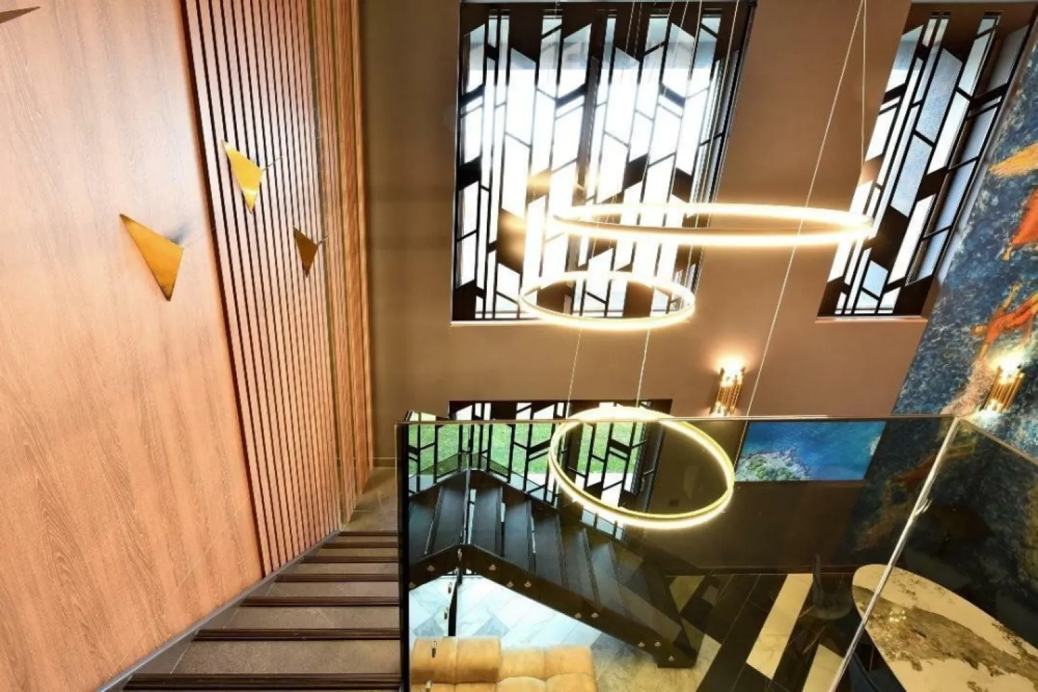 Birou premium/lux complet mobilat si utilat in zona Aviatiei - Căutaţi un spaţiu de birou luxos cu inaltime de 6 m pe parter, care emană rafinament şi stil? Biroul nostru de 155 mp construit situat in zona de business a Bucurestiului (Aviatiei - Aurel Vlaicu) este complet finisat si mobilat cu materiale de inalta calitate precum marmura, lemn, piatra, usi Filomuro, etc.. In pret veti primi si o curte amenajata de 91 mp precum si o terasa superba perfecta pentru gazduirea clientilor sau intrunirile de echipa. Proprietatea beneficiaza de 3 locuri de parcare situate chiar în faţa biroului, astfel nu trebuie să vă faceţi griji să găsiţi loc de parcare Biroul nostru poate găzdui până la 15 persoane şi dispune de funcţii inteligente pentru încălzire şi răcire de la distanta, iar manegementul companiei se poate bucura chiar şi de o saună privată. Deci, dacă sunteţi gata să vă duceţi afacerea la următorul nivel, contactaţi-ne astăzi pentru a programa o vizionare. Nu rataţi această oportunitate incredibilă de lux şi comoditate. Eşti la câteva minute distanţă de mers pe jos de cele mai importante centre de business din Pipera: - Sky Tower: 10 min de mers pe jos, 4 min cu masina - Floreasca Park: 6 min pe jos, 3 min cu masina - Oregon Park: 3 min pe jos, 1 min cu masina - Globalworth Plaza: 7 min pe jos, 3 min cu masina - Green Court Bucharest: 10 min pe jos, 5 min cu masina - Equilibrium: 5 min pe jos, 8 min cu masina La mică distanţă de mers pe jos şi de principalele atracţii de distracţie din zona de Nord a Bucureştiului: - Promenada Mall: 12 min pe jos, 2 min cu masina - Marriott Courtyard: 13 min pe jos, 3 min cu masina - Parcul Herăstrău: 20 min pe jos, 7 min cu masina Prânz de afaceri? Cină în oraş? - NOR Sky Restaurant - Mandaloun - Seva Cuisine & Lounge - Godai - Isoletta În plus, eşti la câteva minute de: - Aurel Vlaicu metro station: 4 min - World Class Upground: 5 min - Ilie Năstase tennis academy: 6 min - Caro Hotel: 5 min - Pescariu Sports & Spa: 5 min Looking for a luxurious office space, with a height of the ground floor of 6 m, that exudes sophistication and style? Our 155 sqm office located in the prestigious Aviatiei - Aurel Vlaicu business area in Bucharest is completely finished and furnished with high quality materials such as marble, wood, stone, Filomuro doors, etc.. In the price you will also receive a large yard of 91 square meters and a superb terrace perfect for hosting clients or team meetings. The property benefits from 3 parking spaces located right in front of the office, so you don't have to worry about finding a place. Our office can accommodate up to 20 people and has smart remote heating and cooling functions, and company management can even enjoy a private sauna. So if you're ready to take your business to the next level, contact us today to schedule a viewing. Don't miss out on this incredible opportunity for luxury and convenience. You are a few minutes walk away from the most important business centers in Pipera: - Sky Tower: 10 min walking, 4 min driving - Floreasca Park: 6 min walking, 3 min driving - Oregon Park: 3 min walking, 1 min driving - Globalworth Plaza: 7 min walking, 3 min driving - Green Court Bucharest: 10 min walking, 5 min driving - Equilibrium: 5 min walking, 8 min driving You are a few minutes walk away from entertainment attractions from the Northern Area of Bucharest: - Promenada Mall: 12 min walking, 2 min driving - Marriott Courtyard: 13 min walking, 3 min driving - Parcul Herăstrău: 20 min walking, 7 min driving Business lunch? Dinner out? - NOR Sky Restaurant - Mandaloun - Seva Cuisine & Lounge - Godai - Isoletta In addition, you are a few minutes away from: - Aurel Vlaicu metro station: 4 min - World Class Upground: 5 min - Ilie Năstase tennis academy: 6 min - Caro Hotel: 5 min - Pescariu Sports & Spa: 5 min Chirie 3.500 Euro + TVA Imobilul este si la vanzare la pretul de 600.000 Euro + TVA, cu finisaje si mobilier incluse.
