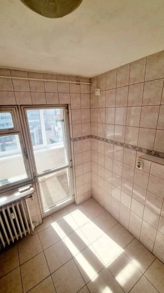 Apartament 3 camere, Clucerului