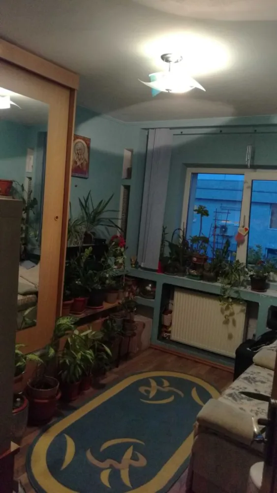 APARTAMENT 3 CAMERE, decomandat, cartier Baneasa, particular