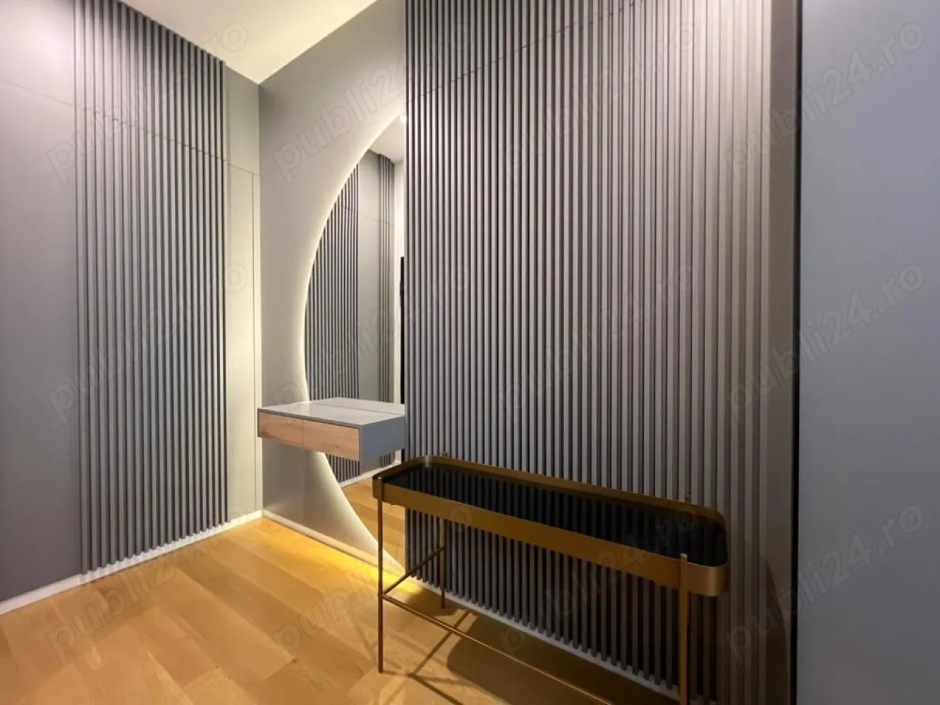 One Verdi Park 3 camere LUX - Apartament spatios si modern cu 3 camere, situat la etajul 8 al cladirii exclusiviste One Verdi Park. Cu o suprafata totala de 100,5 mp, acest apartament este ideal pentru cei care cauta confort si un stil de viata premium in inima Bucurestiului. Detalii Apartament: Suprafata totala construita: 100,5 mp Dormitor principal: 18,2 mp - spatios si luminos, perfect pentru relaxare. Dormitor secundar: 12,1 mp - ideal ca dormitor pentru oaspeti sau camera pentru copii. Living Room: 27,3 mp - deschis, cu spatiu generos pentru petrecerea timpului in familie sau cu prietenii. Bucatarie: 6,5 mp - complet utilata si moderna. Bai: 2 bai (4,6 mp si 7,9 mp) - amenajate elegant si echipate cu obiecte sanitare de inalta calitate. Hol: 5,2 mp Balcon: 7,2 mp - oferind o vedere superba asupra orasului si spatiu pentru relaxare. Pret nemobilat: 395.000 euro + tva Pret loc parcare subsol -2 : 29.500 +tva Pret mobilier: 35.000 +tva Despre Cladire - One Verdi Park: One Verdi Park este o cladire moderna, cu design arhitectural deosebit, oferind facilitati de top, printre care: Securitate 24 7 si supraveghere video Acces controlat si parcare subterana Lifturi de ultima generatie Spatii verzi si zone de relaxare Sala de fitness si spa Locuri de parcare disponibile Localizare si Vecinatate: Situat in zona Floreasca, One Verdi Park ofera acces rapid la tot ce inseamna confort urban: Magazine si Supermarketuri: Carrefour, Mega Image, Lidl, in proximitate. Restaurante si Cafenele: Zona ofera o varietate de optiuni culinare, de la restaurante elegante pana la cafenele si bistrouri moderne. Parcuri si Zone Verzi: Parcul Verdi si Parcul Floreasca sunt la o distanta mica, oferind spatii pentru plimbari si activitati in aer liber. Centru de Afaceri si Cladiri de Birouri: Zona Pipera si Floreasca Tower sunt aproape, ideale pentru cei care lucreaza in aceasta parte a orasului. Transport Public: Statii de metrou si de autobuz usor accesibile, facilitand deplasarea rapida catre alte zone ale orasului. Acest apartament reprezinta o oportunitate excelenta pentru cei care cauta un spatiu modern, bine compartimentat si situat intr-o zona de prestigiu a Bucurestiului.