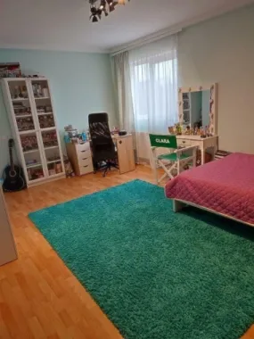 Proprietar, vand vila individuala Siseşti, singur in curte