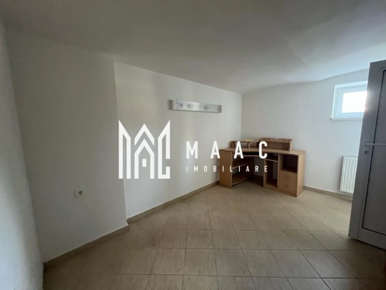 Cladire birouri 8 camere ITeren 470 mp I Parcare I Sub Arini - MAAC IMOBILIARE propune atentiei dumneavoastra o proprietate deosebita, situata in proximitatea Parcului Sub Arini. Cu regim de inaltime D + P + M + P si clasa energetica A, imobilul este folosit acum la activitati de birou si are o compartimentare eficienta: Demisol (92.27mp) -3 camere, 2 holuri, casa scarii, boxa, grup sanitar, camera tehnica Parter (101.28mp) - 4 incaperi spatioase, hol si casa scarii, 2 bai Mansardă (125.35mp) -open space, casa scarii cu hol, 2 bai, scara interioara pentru acces in podul de cca 50 mp. Terenul total - 470 mp, din care 320 mp curte libera in care sunt amenajate 6 locuri parcare (unul cu priza de incarcare masina electrica) si rasteluri pentru parcare de biciclete pentru 12 biciclete. Poarta pentru acces auto, automatizata; lift acces persoane cu dizabilitati; sistem supraveghere video; sistem control access; sisteme aer conditionat; usi interioare din aluminiu. Iluminatul interior este asigurat exclusiv cu corpuri de iluminat led; bransament curent trifazic + 25 kW. Sistem panouri fotovoltaice 21.75 kWp. Sistem Pompa de caldura si centrala termica Vissman integrate pentru incalzirea imobilului. Incalzitoare electrice pentru apa, la bai. Jaluzele montate in toate ramele ferestrelor. Dotari specifice activitatilor de birou-whiteboarduri generoase, montate pe peretii birourilor; ecran de proiectie retractabil, etc Se vinde de pe firma. Pentru mai multe detalii precizati telefonic ca ati vazut anuntul cu ID:CP2762160 }}