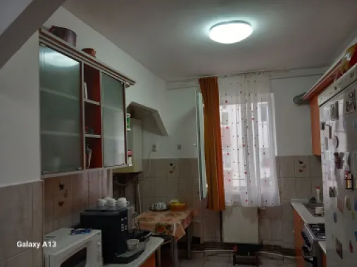 ageuropa.ro vinde ap 3 cam DECOMANDATE Etaj 3/4 in Soarelui.