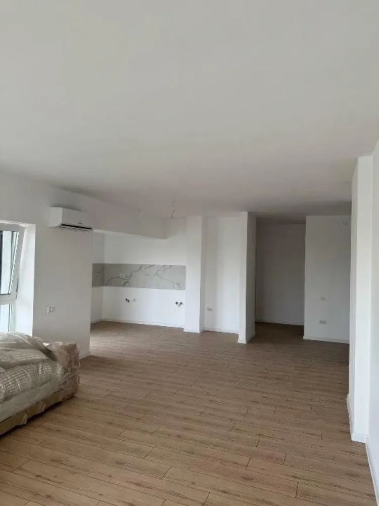 Pers fizică - Apartament de vis cu 3 camere şi vedere superba spre lac!