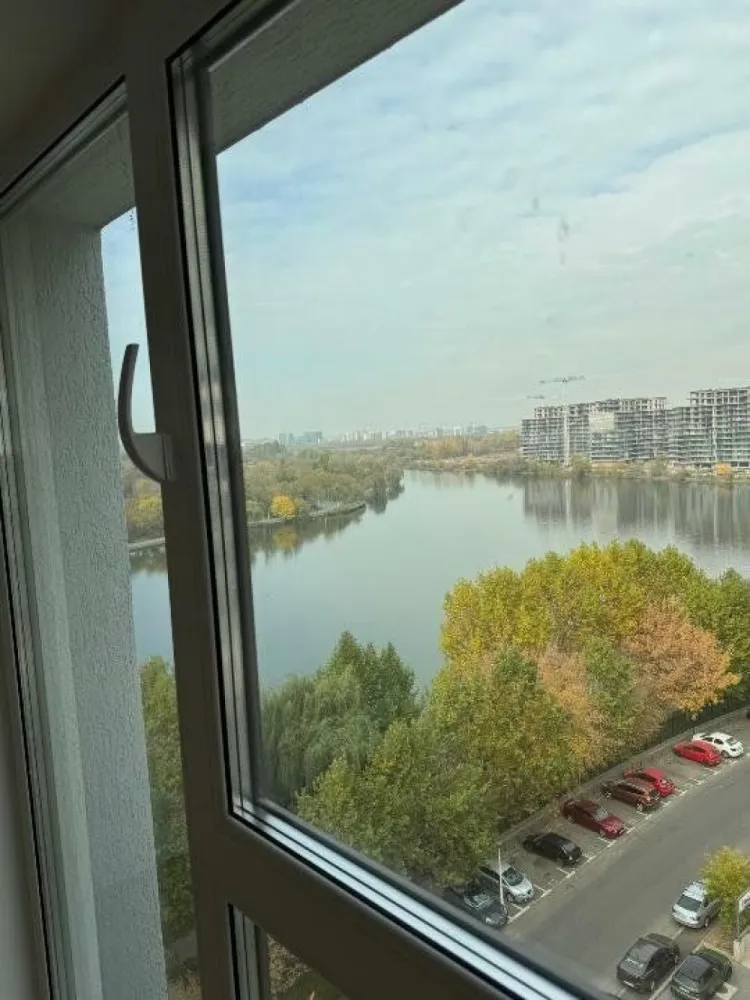 Pers fizică - Apartament de vis cu 3 camere şi vedere superba spre lac!