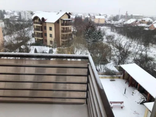 Ag EUROPA vinde ap. FINISAT cu 3 camere la etajul 4 zona CENTRALA.