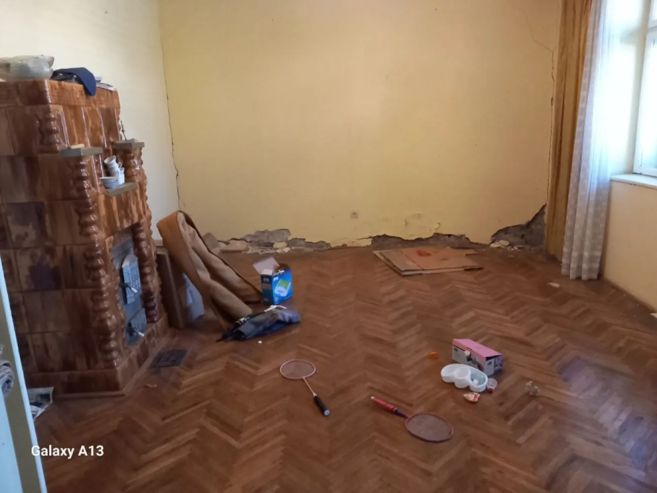 Ag EUROPA vinde casa cu 4 camere si teren de 60 ari in Ambud.