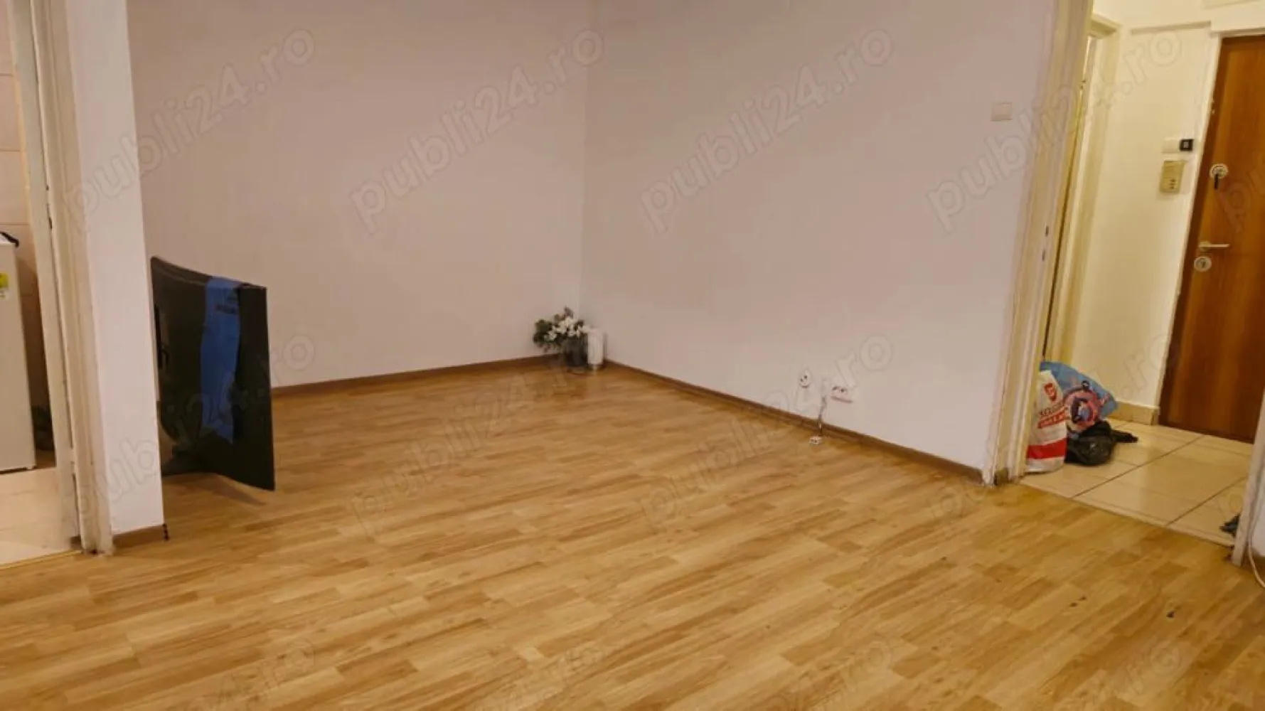 Garsoniera Dorobanti ASE strada Caragea Voda - Direct Proprietar - PROPRIETAR vand garsoniera libera, aflata intr un bloc cochet, solid, cu 3 apartamente pe etaj, anvelopat, cu curte interioara, strada Caragea Voda, la 200 metri de ASE, zona linistita si boema. Dispune de o boxa de 3,5 mp, bucatarie utilata, debara si balcon inchis. Nu colaborez cu Agentii Imobiliare!!