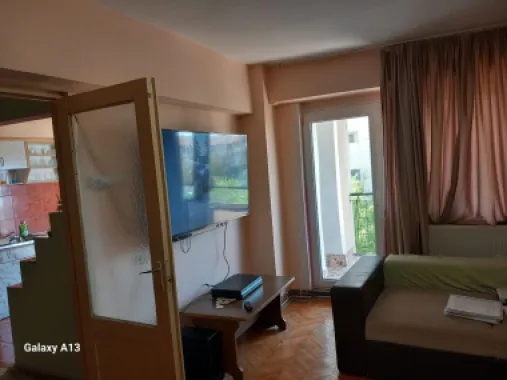 Ag EUROPA vinde ap. 2 cam RENOVAT in 65mp Carpați 2 Etaj 4.