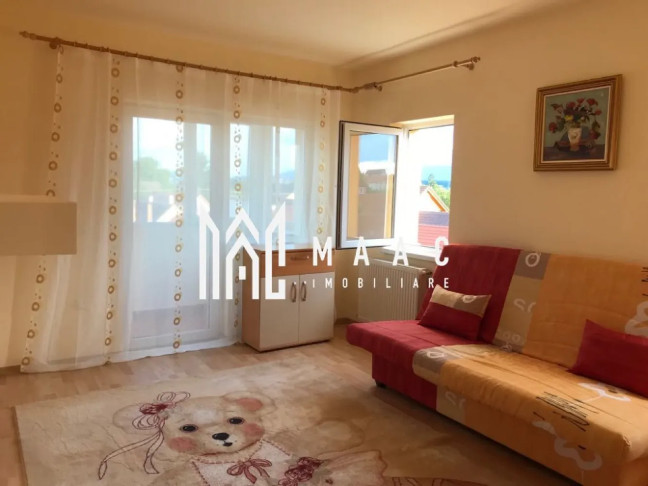 Apartament 3 camere I Loc de parcare I 2 Balcoane I Turnisor - MAAC Imobiliare va prezinta un apartament insorit si decomandat, amplasat la etajul 2 al unui imobil cu 3 etaje, din Turnisor. Locuinta cuprinde: living, bucatarie, 2 dormitoare, baie spatioasa cu vana si geam de aerisire, 2 balcoane (unul inchis). Aferente-loc de parcare in curtea comuna. Se vinde mobilat/utilat. Orientare S-E. Apartamentul se preteaza perfect pentru rezidenta sau pentru inchiriere in diverse regimuri. Zona linistita, de case, dar cu acces rapid catre centre comerciale, de invatamant, statii pentru transportul in comun, etc Pentru mai multe detalii precizati telefonic ca ati vazut anuntul cu ID:CP2762126 }}