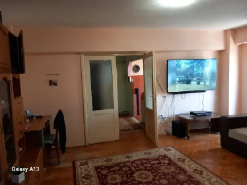 Ag EUROPA vinde ap. 2 cam RENOVAT in 65mp Carpați 2 Etaj 4.