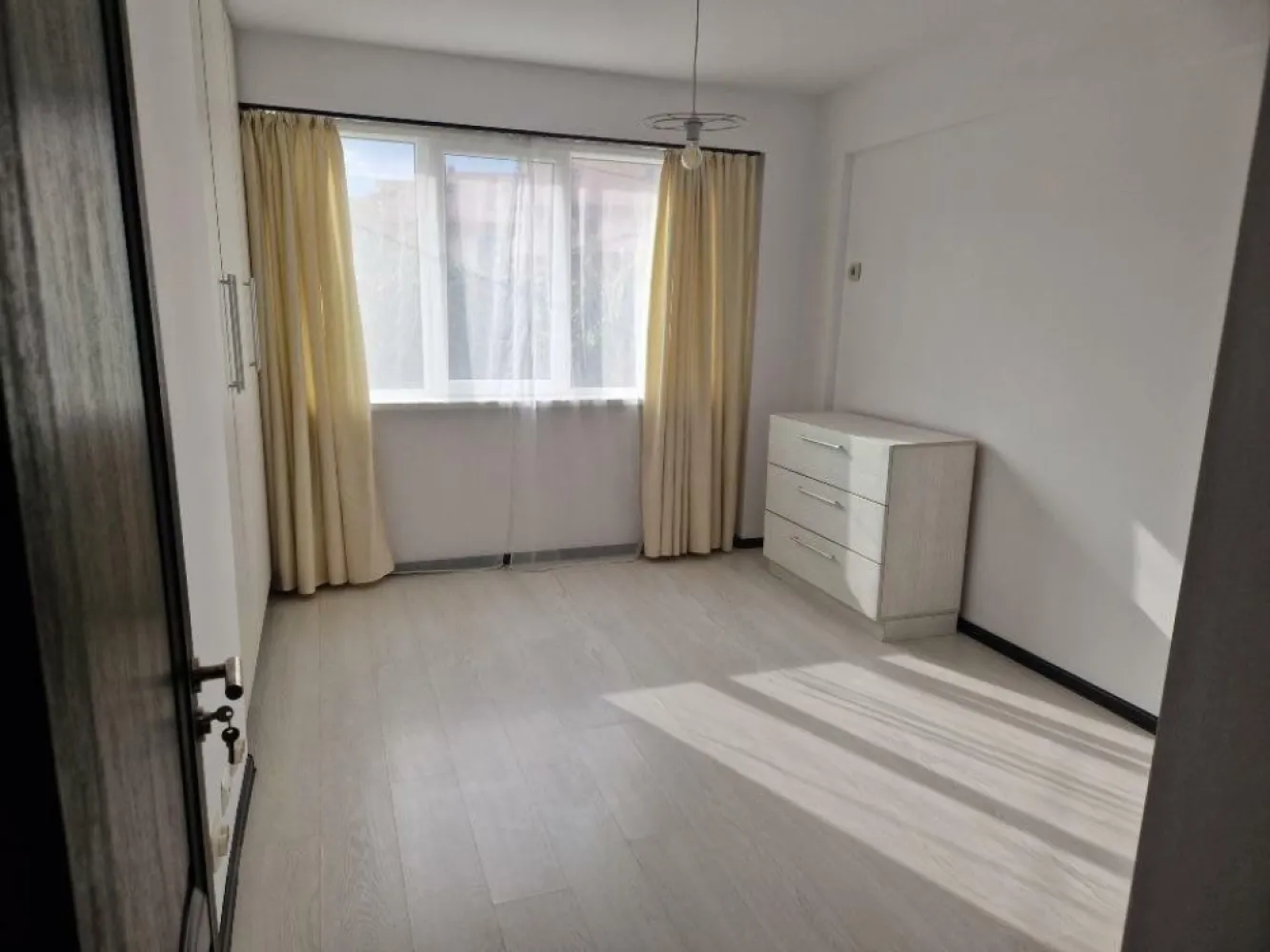 Vanzare apartament 3 camere, Bucureşti, Sector 3, Str Ilioara