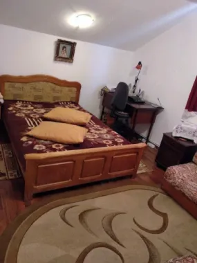 Casa, 3 dormitoare si living, de vînzare în Copou, an constr.2004