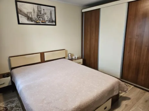 Casa de vanzare 3 camere Sos Giurgiului - Luica